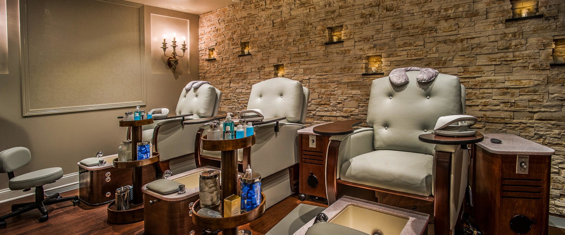 What is the Average Price Range for Services at Boutique Salons in Denver, CO?